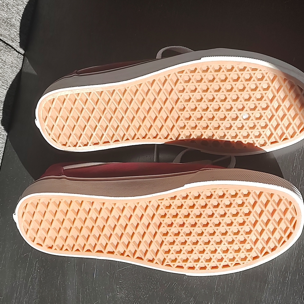 Vans - Picture 5 of 8